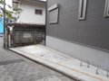 五の坂通りにある月極駐車場